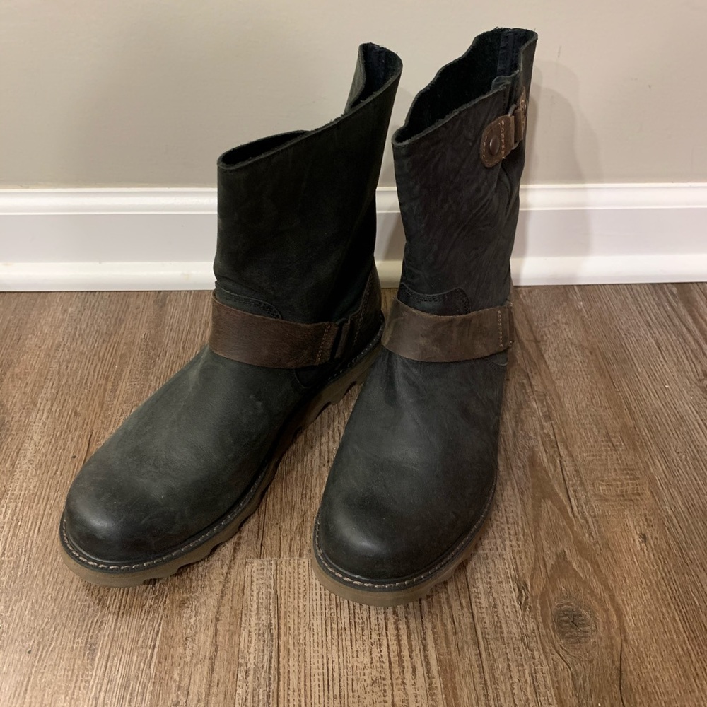 Slip on Sorel boots - 8.5